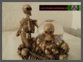 Schneekugel mit Schdelhaufen Skulls & Bones - Version A